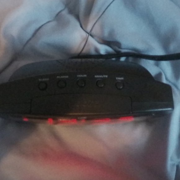 GPX AM/FM Clock Radio CR2307, Good Condition - Picture 8 of 8